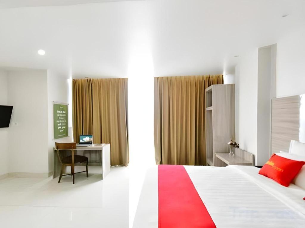 Win Grand Hotel Bekasi Zewnętrze zdjęcie